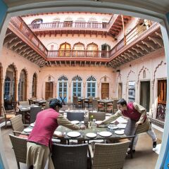 Отель WelcomHeritage Haveli Dharampura питание