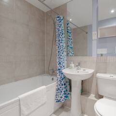 Отель Modern 1 Bedroom Flat in Battersea ванная фото 2