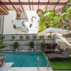 Отель M2Luxe The Lake Hoian бассейн