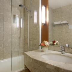 Отель Best Western Paris CDG Airport ванная