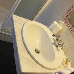 Отель Story'Inn Hotel Бельгия, Брюссель - отзывы, цены и фото номеров - забронировать отель Story'Inn Hotel онлайн ванная фото 2