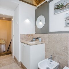 Апартаменты LxWay Apartments Praça da Figueira ванная фото 2