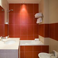 Отель Westminster Hotel & Spa Франция, Ницца - 7 отзывов об отеле, цены и фото номеров - забронировать отель Westminster Hotel & Spa онлайн ванная фото 2