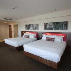 Отель Hampton by Hilton Liverpool/John Lennon Airport Великобритания, Ливерпуль - отзывы, цены и фото номеров - забронировать отель Hampton by Hilton Liverpool/John Lennon Airport онлайн комната для гостей фото 3