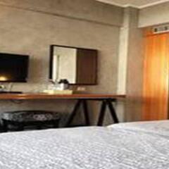 Отель White Palace Bangkok комната для гостей