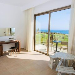 Отель Amphora Hotel & Suites Кипр, Пафос - 1 отзыв об отеле, цены и фото номеров - забронировать отель Amphora Hotel & Suites онлайн комната для гостей фото 5