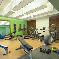 Отель Hilton Garden Inn Dubai Al Muraqabat фитнесс-зал