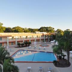Отель Clarion Inn & Suites Clearwater балкон