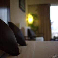 Quoc Hoa Premier Hotel комната для гостей фото 6