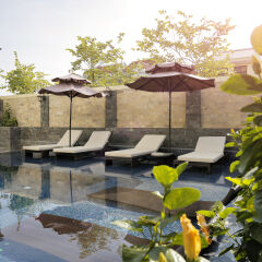Royal Riverside Hoi An Hotel с домашними животными