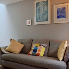 Отель 1 Bedroom Historic Cottage in Kentish Town комната для гостей фото 4