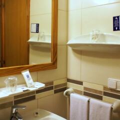 Отель Invisa Hotel Es Pla - Только для взрослых Испания, Сан-Антони-де-Портмань - 1 отзыв об отеле, цены и фото номеров - забронировать отель Invisa Hotel Es Pla - Только для взрослых онлайн ванная