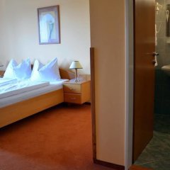 Отель Weldi Венгрия, Дьёр - отзывы, цены и фото номеров - забронировать отель Weldi онлайн комната для гостей