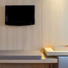 AC Hotel Valencia by Marriott сейф в номере