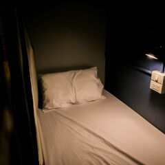 Silom Space Hostel Бангкок сауна