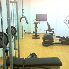 Отель Morning Side Suites Etim Inyang фитнесс-зал