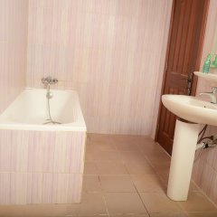 Villa De l'Intégration in Ouagadougou, Burkina Faso from 156$, photos, reviews - zenhotels.com bathroom