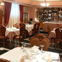Отель Art Hotel Nirvana Албания, Тирана - отзывы, цены и фото номеров - забронировать отель Art Hotel Nirvana онлайн гостиничный бар