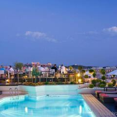 Отель Novotel Athenes бассейн