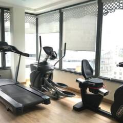 Au Lac II Hotel фитнесс-зал