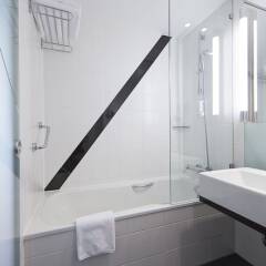 Отель Holiday Inn Zurich - Messe ванная фото 2
