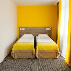 Гостиница Raziotel Kyiv Yamska комната для гостей