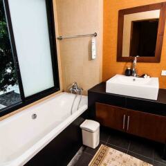 Отель Penn Sunset Villa 4 Ланта ванная