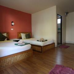 Отель Southern Lanta Resort сейф в номере