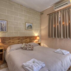 Отель Green Grove Guest House комната для гостей