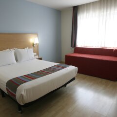 Отель Travelodge Madrid Torrelaguna комната для гостей фото 3