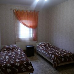 Гостиница Kompleks Parus в Туле 2 отзыва об отеле, цены и фото номеров - забронировать гостиницу Kompleks Parus онлайн Тула комната для гостей фото 4