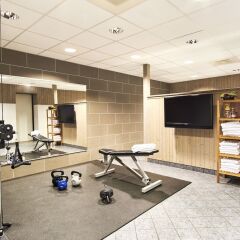 Clarion Collection Hotel Temperance фитнесс-зал