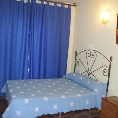 Отель Hostal Nevot комната для гостей