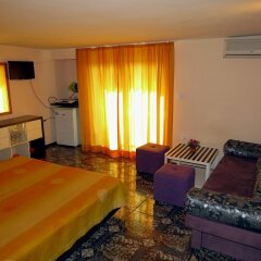 Family Hotel Lebed Несебр комната для гостей фото 5