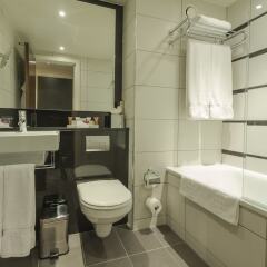 Отель Crowne Plaza London Kensington ванная фото 2