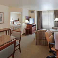 Отель Staybridge Suites Sacramento Airport Natomas комната для гостей фото 5