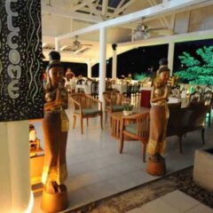 Отель Karon Cliff Bungalows гостиничный бар