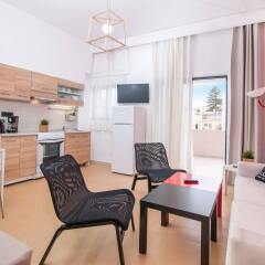 Kahlua Hotel Apartments Родос комната для гостей