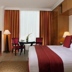 Отель Beach Rotana All Suites комната для гостей фото 2