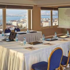 Doubletree By Hilton Hotel Izmir - Alsancak