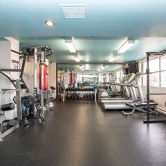 Отель Sandman Suites Vancouver on Davie Канада, Ванкувер - отзывы, цены и фото номеров - забронировать отель Sandman Suites Vancouver on Davie онлайн фитнесс-зал фото 2