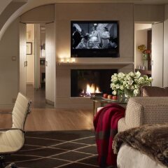 Отель Four Seasons Hotel Geneva Швейцария, Женева - отзывы, цены и фото номеров - забронировать отель Four Seasons Hotel Geneva онлайн интерьер отеля фото 3