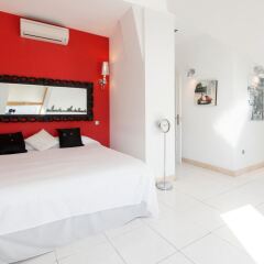 Отель Woo Travelling Plaza de Oriente Homtel сейф в номере