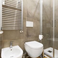 Отель GetTheKey San Vitale Apartment Италия, Болонья - отзывы, цены и фото номеров - забронировать отель GetTheKey San Vitale Apartment онлайн ванная фото 2
