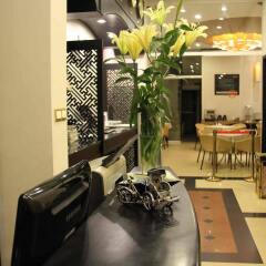 Orchid Hotel интерьер отеля