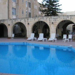 Imperial Hotel Слима бассейн
