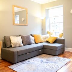 Отель 1 Bedroom Flat In Edinburgh Old Town Великобритания, Эдинбург - отзывы, цены и фото номеров - забронировать отель 1 Bedroom Flat In Edinburgh Old Town онлайн комната для гостей фото 2