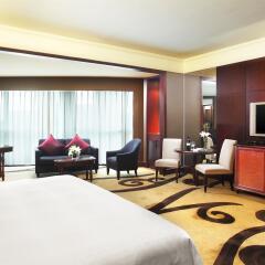 Отель Sheraton Shenzhen Futian Hotel Китай, Шэньчжэнь - отзывы, цены и фото номеров - забронировать отель Sheraton Shenzhen Futian Hotel онлайн комната для гостей фото 4