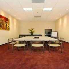 Ramada Plaza Hotel & Suites - West Hollywood развлечения
