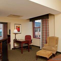 Отель Hampton Inn Indianapolis Downtown Across from Circle Centre удобства в номере